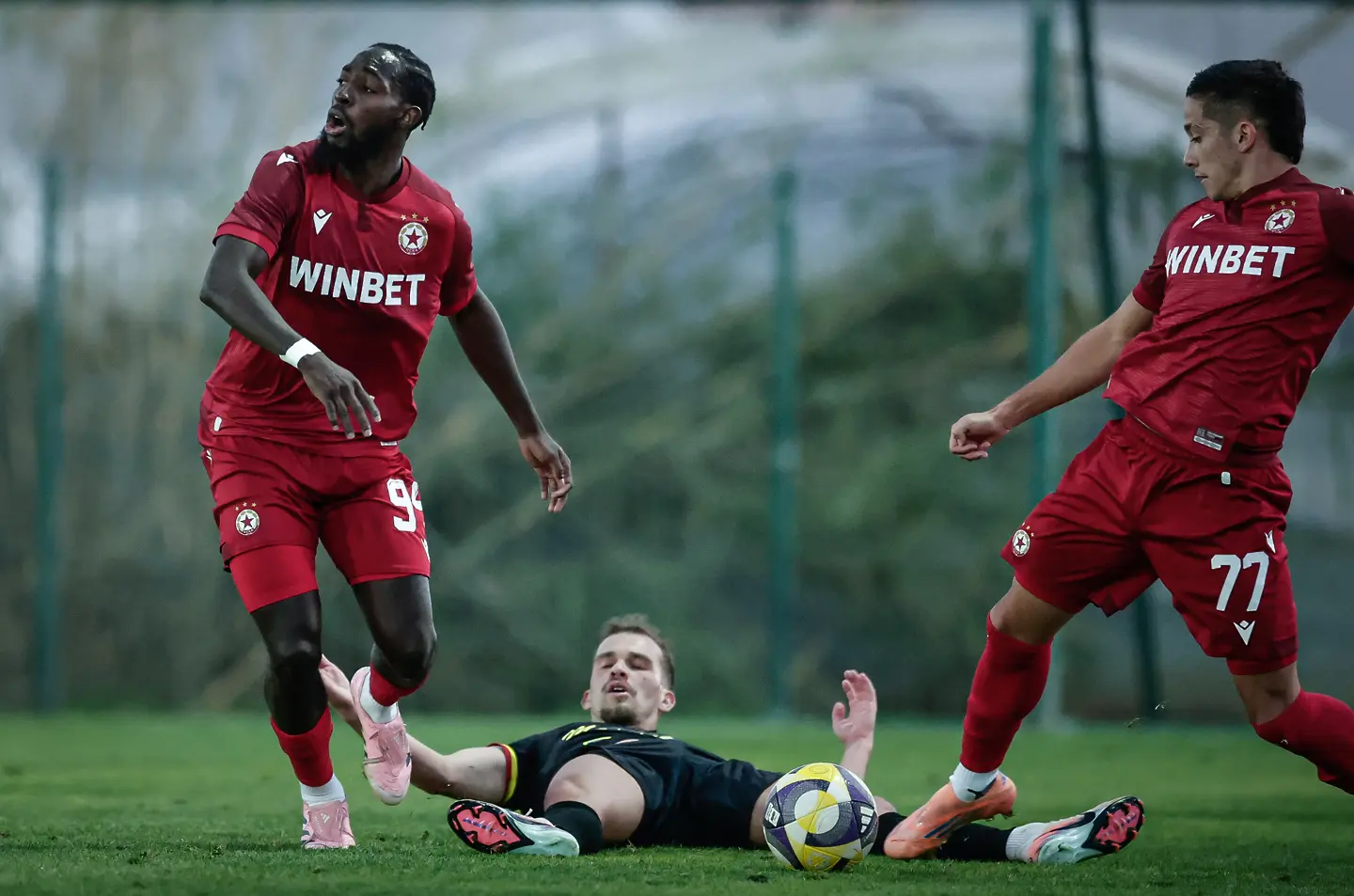Исак Соле, Алехандро Пиедраита / startphoto.bg