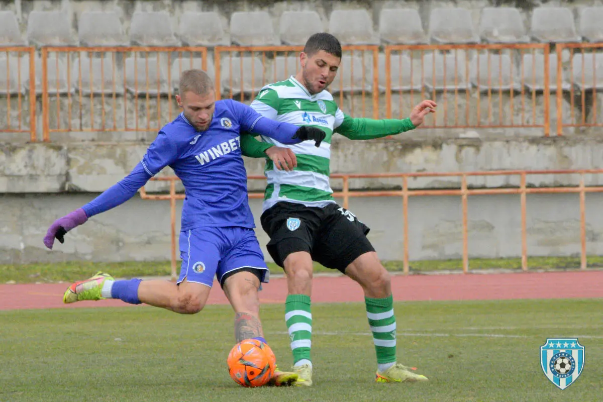 Ертан Томбак срещу Ивайло Марков/chernomorepfc.bg