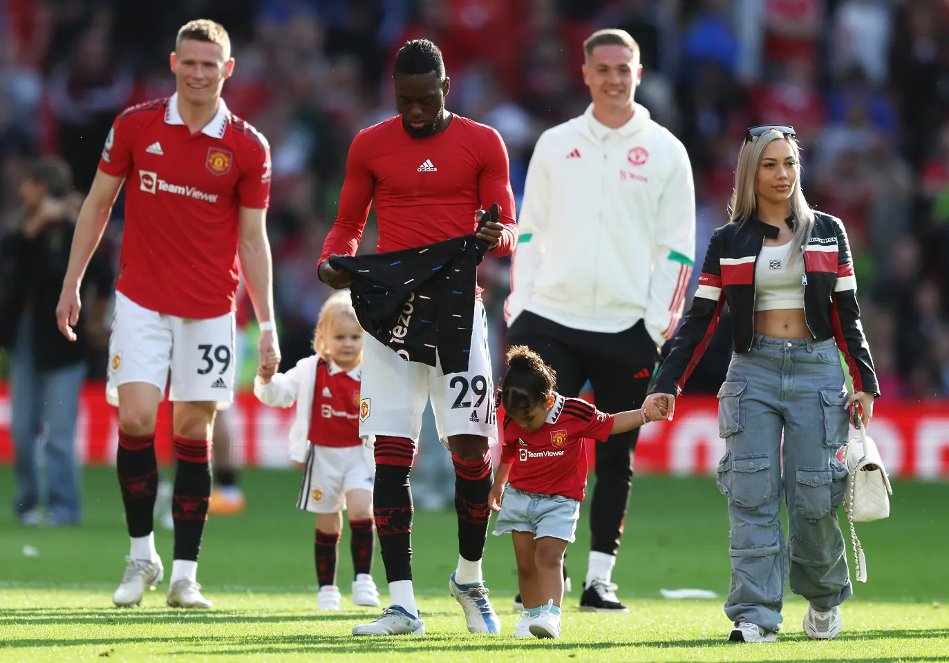 Ейприл Франсис и Аарън Уан-Бисака / Getty Images