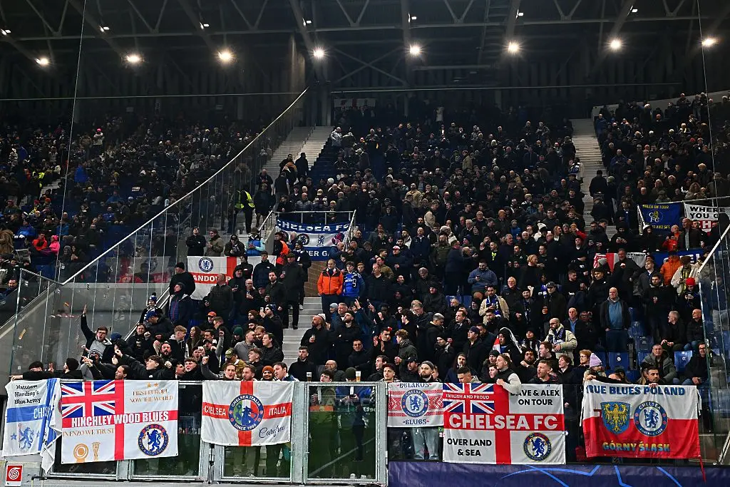 Фенове на Челси ядоха бой в Неапол, някои са в болница