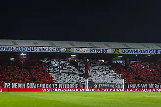 Шотландските фенове си искат алкохола по стадионите