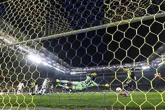 Четири отбора си гарантираха място в топ 8 на Лига Европа, но борбата за първото място остава отворена