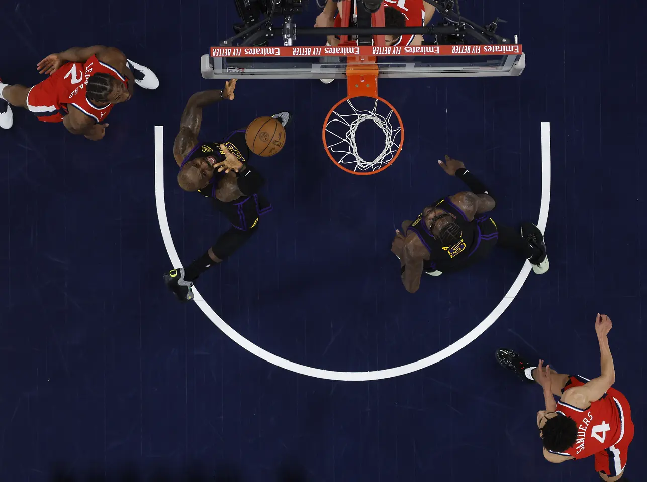 ЛА Лейкърс - ЛА Клипърс / Getty Images