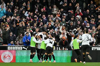 Възраждането на Валенсия продължава, пропадането на Еспаньол - също