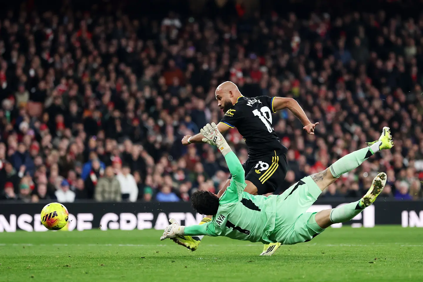 Браян Мбемо, Давид Рая / Getty Images