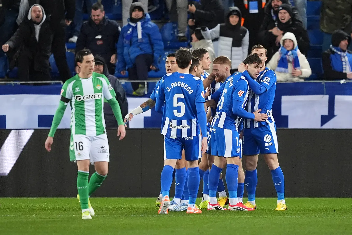 Алавес - Бетис 2:1 / Getty Images