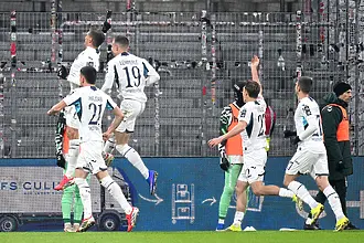 Хофе превзе Бремен с 10 човека, Лайпциг сгафи в Хамбург 