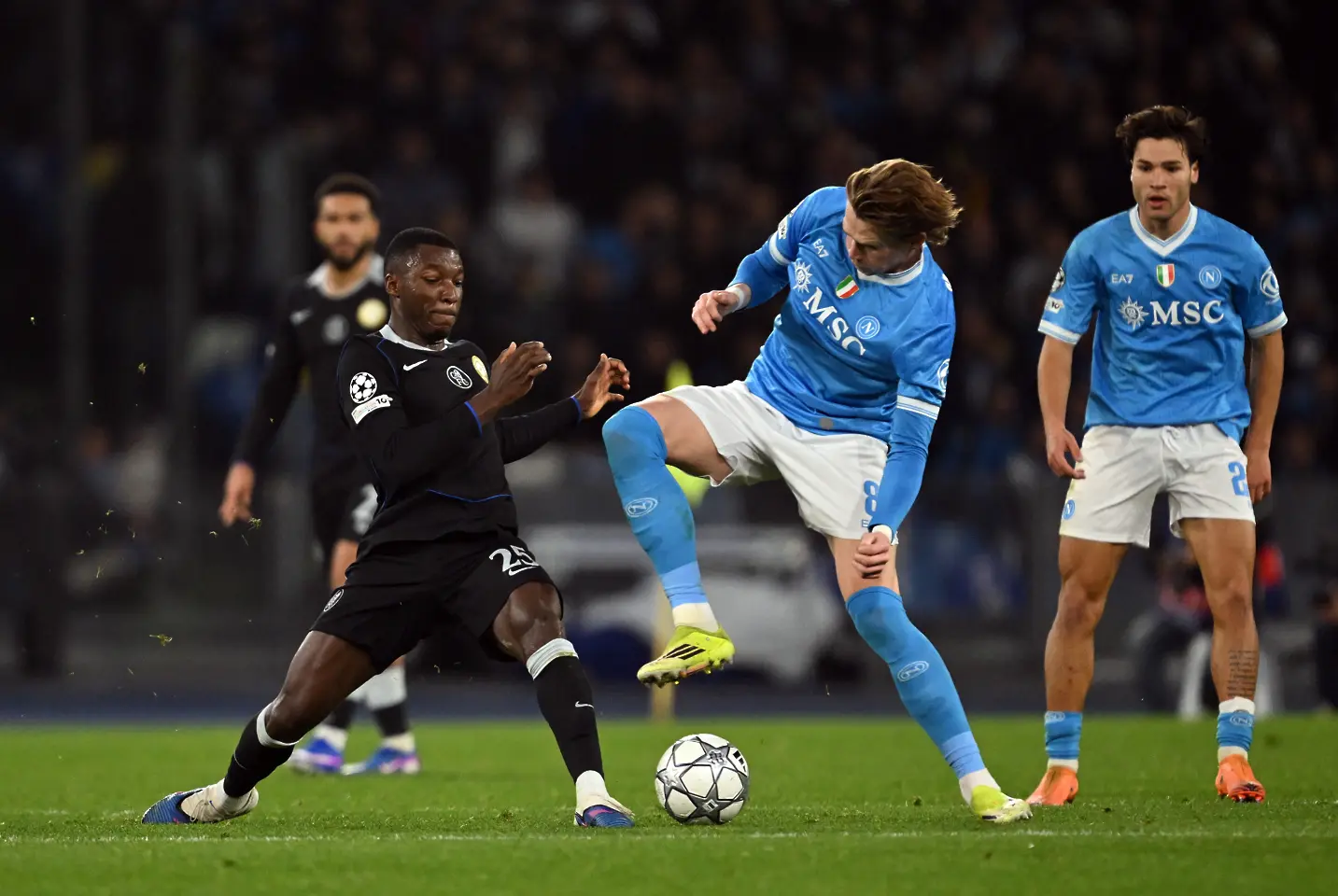 На живо: Наполи и Челси в съдбоносен мач (Състави)