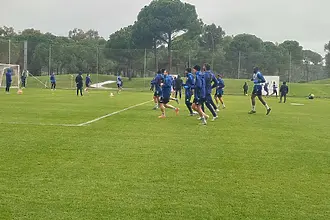 Въпреки дъжда: Левски тренира в Белек (ВИДЕО)