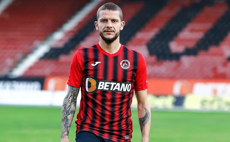 Юлиан Ненов  / facebook.com/FCLokomotivSofia1929