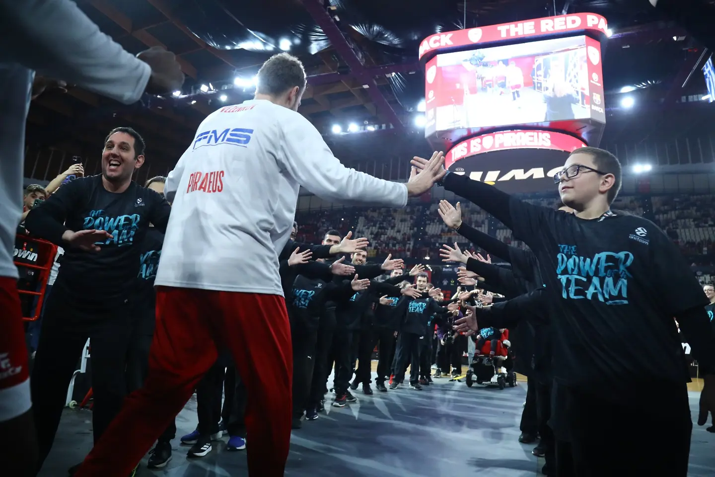 Александър Везенков / www.facebook.com/olympiacosbc