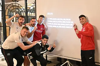 Играчите на Локомотив Пловдив си спретнаха викторина в Турция