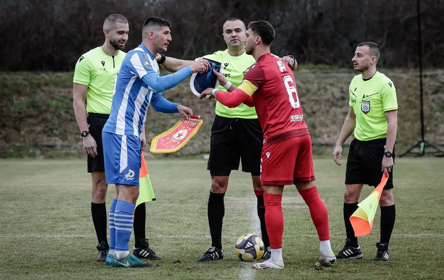 Капитаните на ЦСКА и Дунав Бруно Жордао и Камен Хаджиев/startphoto.bg