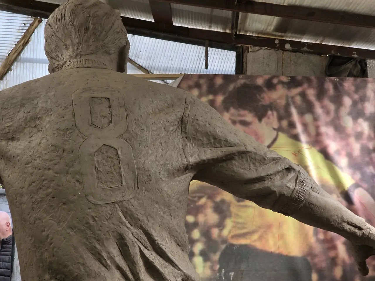 Паметник на Динко Дерменджиев - Чико / yellowblack-foundation.org