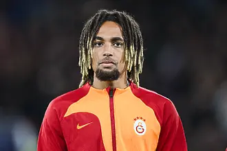 Байерн временно върна бек на Галатасарай