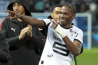 Ливърпул с трансферен удар, изпревари Челси за защитник 