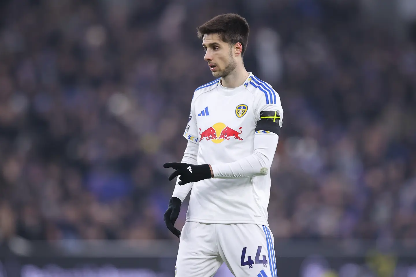 Груев сяда на пейката за Лийдс