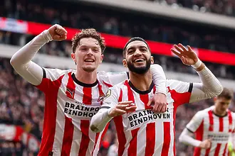 ПСВ спука Фейенорд за 7 минути и на практика сложи короната