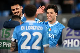 Наполи се отърси от отпадането от Шампионска лига с успех над Фиорентина