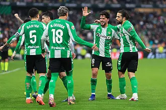 Бетис удари ръчната спирачка на Валенсия с обрат