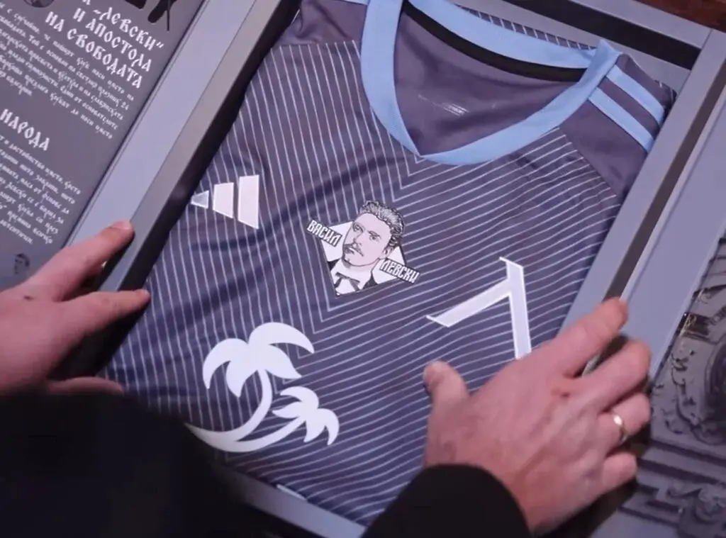 Левски ще играе със специален екип посветен на Васил Левски в мача за Суперкупата