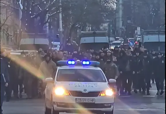 Минишествие от фенове на Левски преди Суперкупата (ВИДЕО)