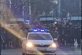 Минишествие от фенове на Левски преди Суперкупата (ВИДЕО)