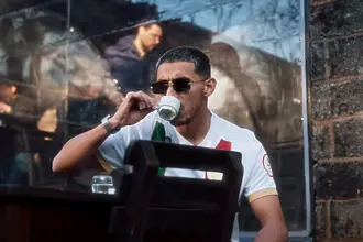 Колоритно: кюрди представиха Здравко Димитров с разходка из пазара (ВИДЕО)