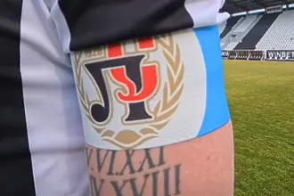 Локомотив Пловдив показа юбилейните капитански ленти (ВИДЕО)