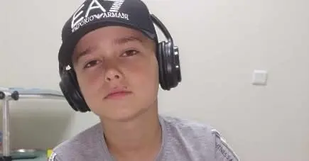 Локо Пловдив помага на момче с левкемия