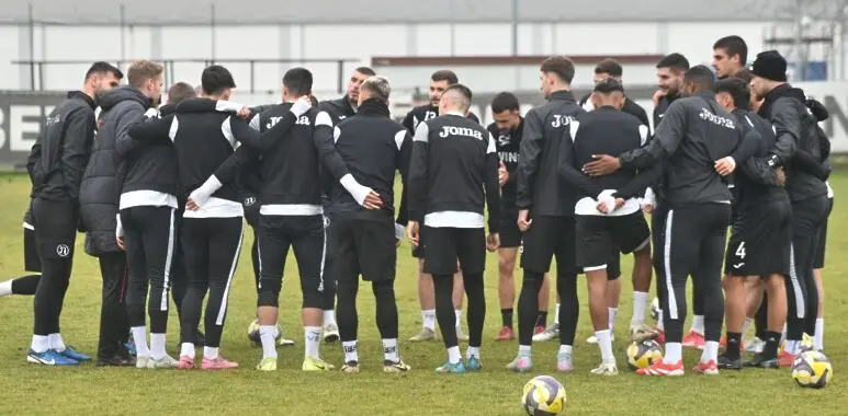 Локомотив Пловдив / lokomotivpd.com