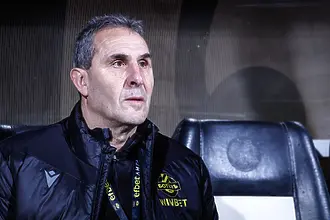 Старши треньорът на Ботев Пловдив - Димитър Димитров, говори след ...