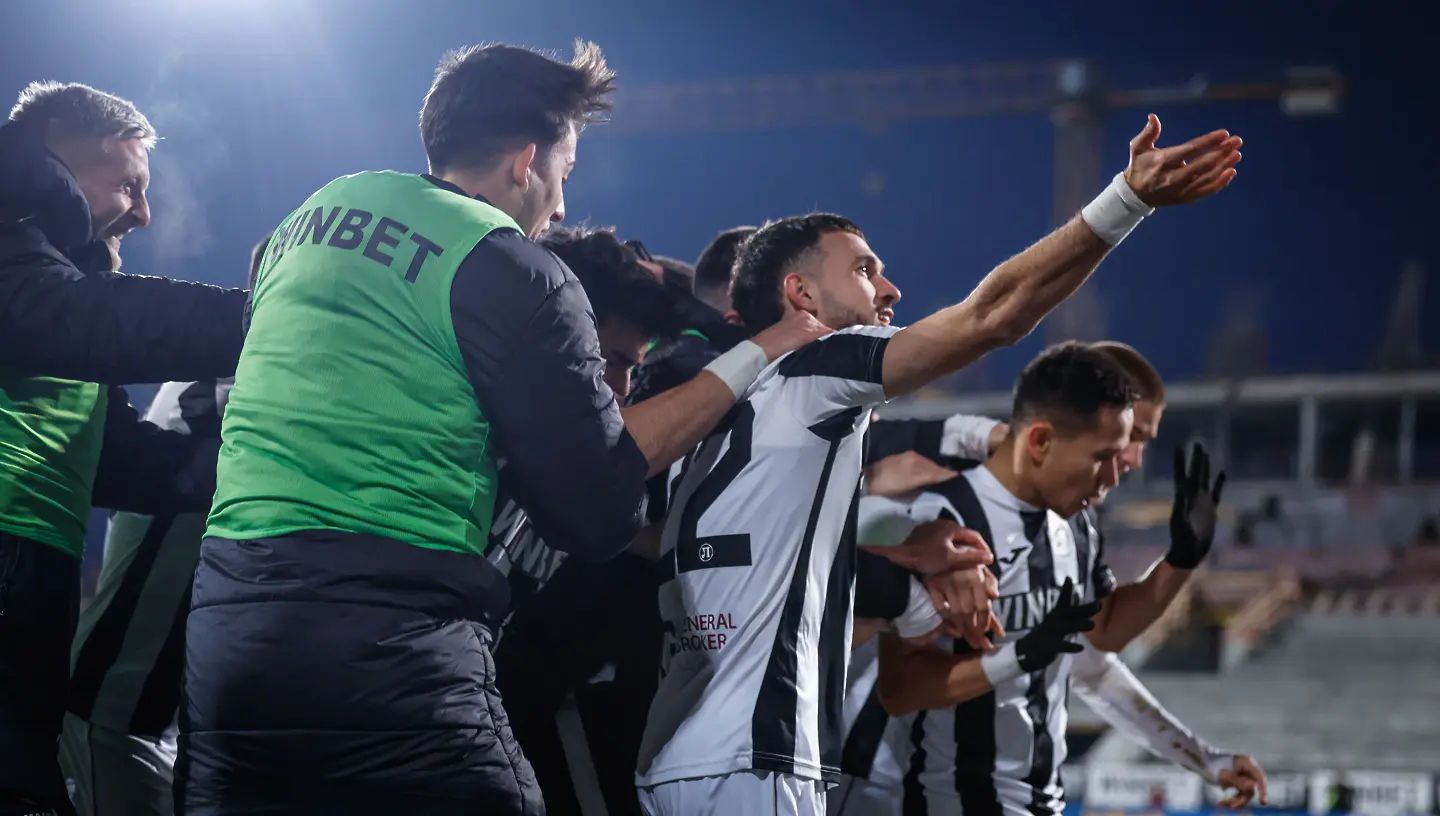 На живо: Локомотив Пловдив - Ботев Пловдив (Състави)