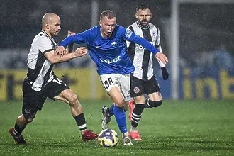 Локомотив София се спаси в края срещу Спартак под варненския дъжд