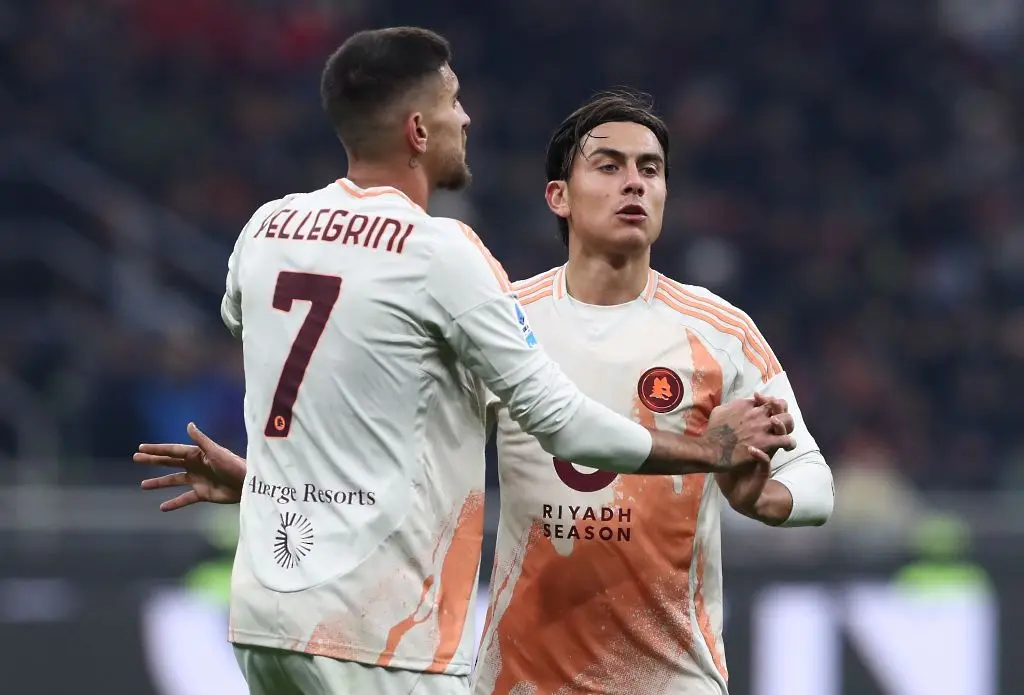 Пауло Дибала и Лоренцо Пелегрини/ Getty Images 