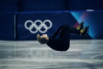 Защо „Богът на четворните скокове“ е маркетингово злато и мечтае да е като Скалата