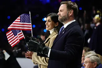 Освиркаха силно Джей Ди Ванс по време на откриването на Зимните олимпийски игри