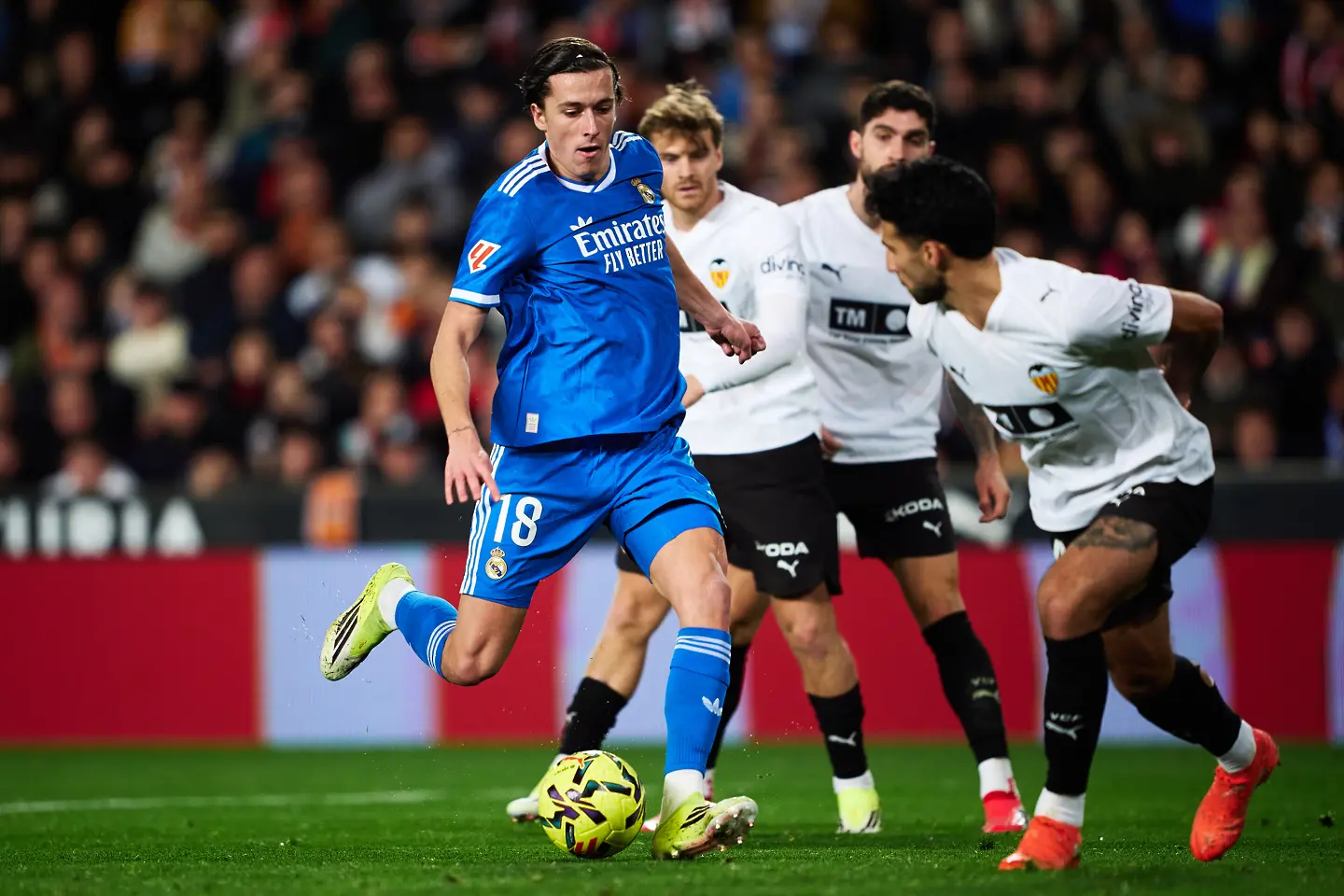 Алваро Карерас бележи победния гол за Реал Мадрид / Getty Images