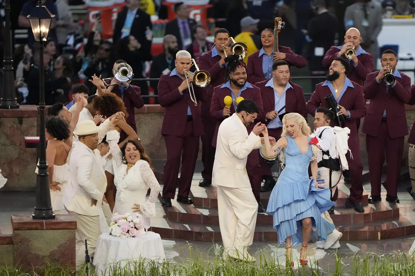 Bad Bunny взриви Супербоул с латино фиеста и послание за любов / Getty Images