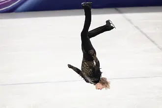 САЩ защити титлата си в отборния турнир по фигурно пързаляне, Малинин смаза конкуренцията