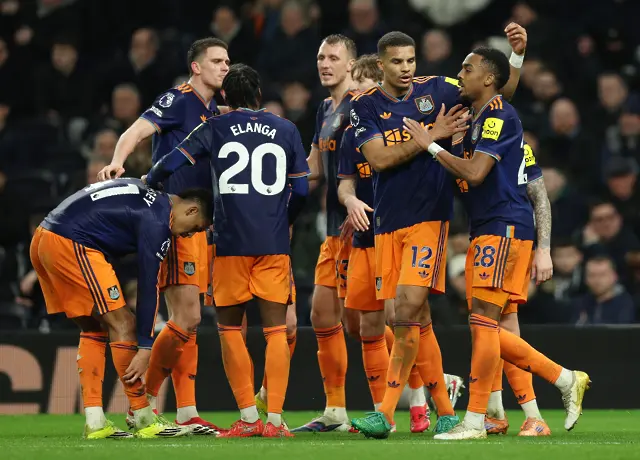 Пропадането на Тотнъм продължи за сметка на политането на „свраките“