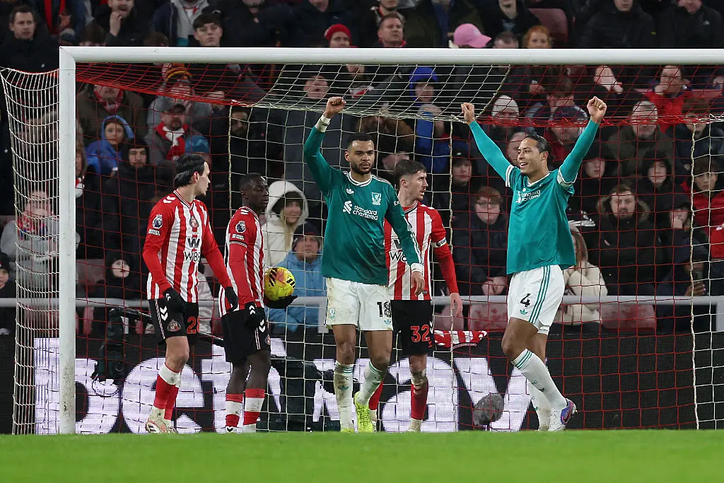 Ливърпул се радва след гол / Getty Images 