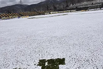 Въпреки снега - в Перник ще има мач и молебен