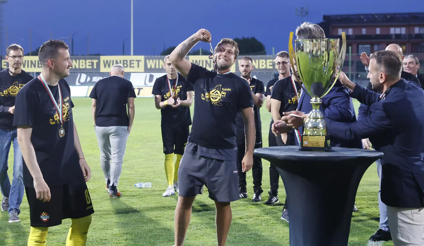 Хората на Зингаревич с декларация: Оставихме 2,5 млн. евро приходи в Ботев, а не „подводни камъни“