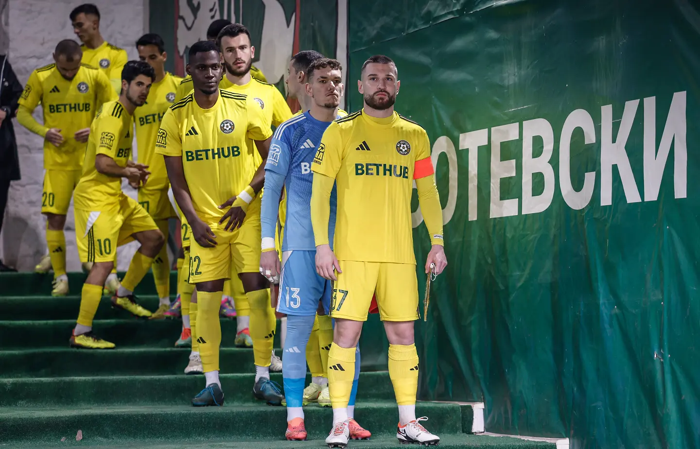 На живо: Ботев Враца - Добруджа (Състави)