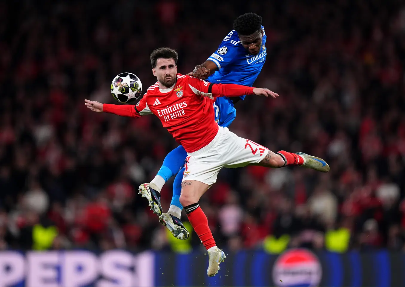 Реал Мадрид взе реванш срещу Бенфика, Винисиус в центъра на расистки скандал