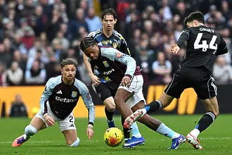 Груев титуляр при равенство на Лийдс с Астън Вила