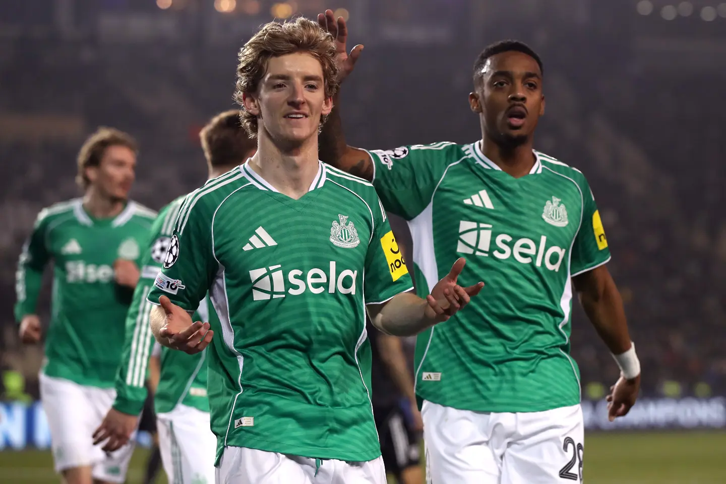 Антъни Гордън, Джо Уилок; Карабах - Нюкасъл / Getty Images