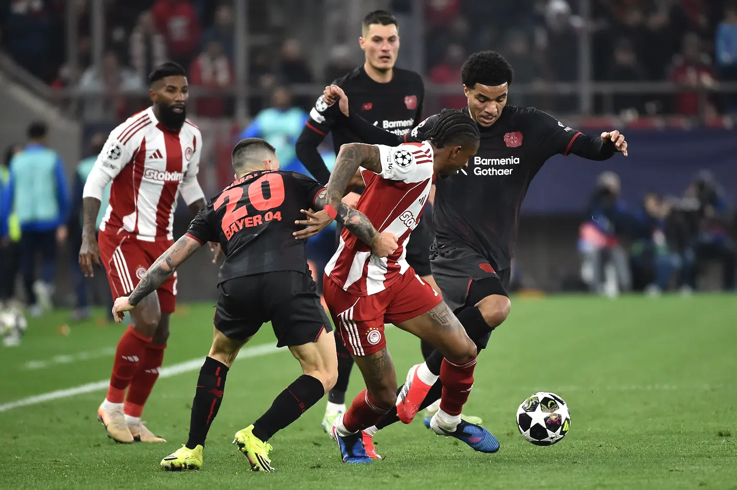 Олимпиакос - Байер Леверкузен / Getty Images