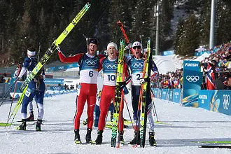 Норвежците с двоен успех на масовия старт в биатлона